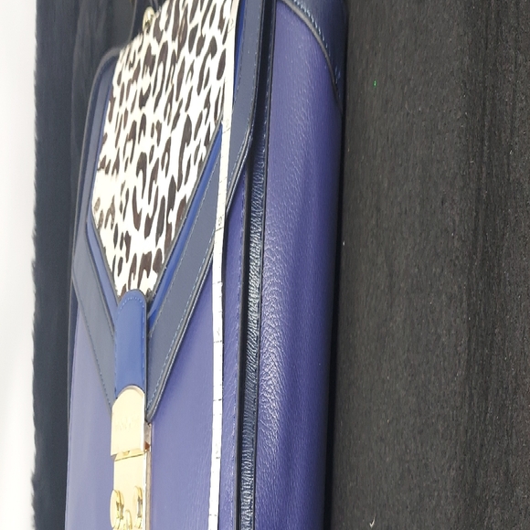 Stylish Blue and Animal Print Women's Bag - Picture 9 of 10